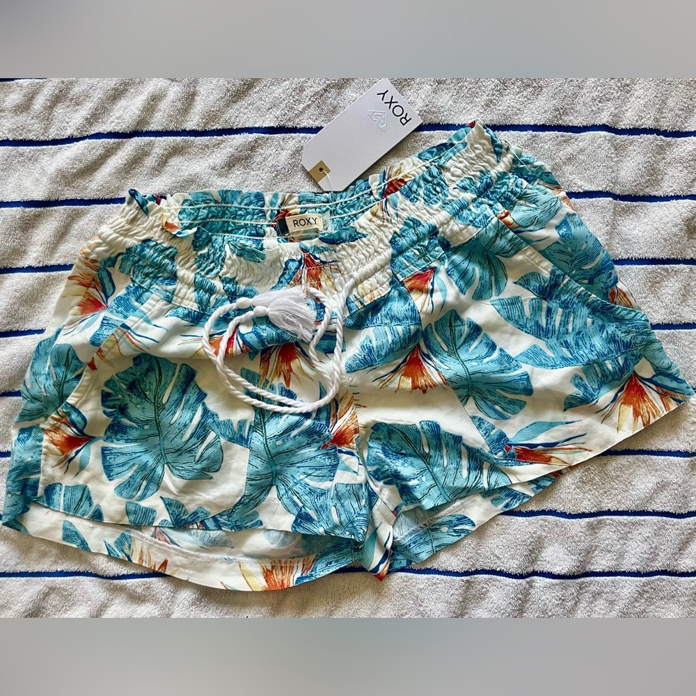 ROXY - Oceanside printed shorts NWT - Price is Firm